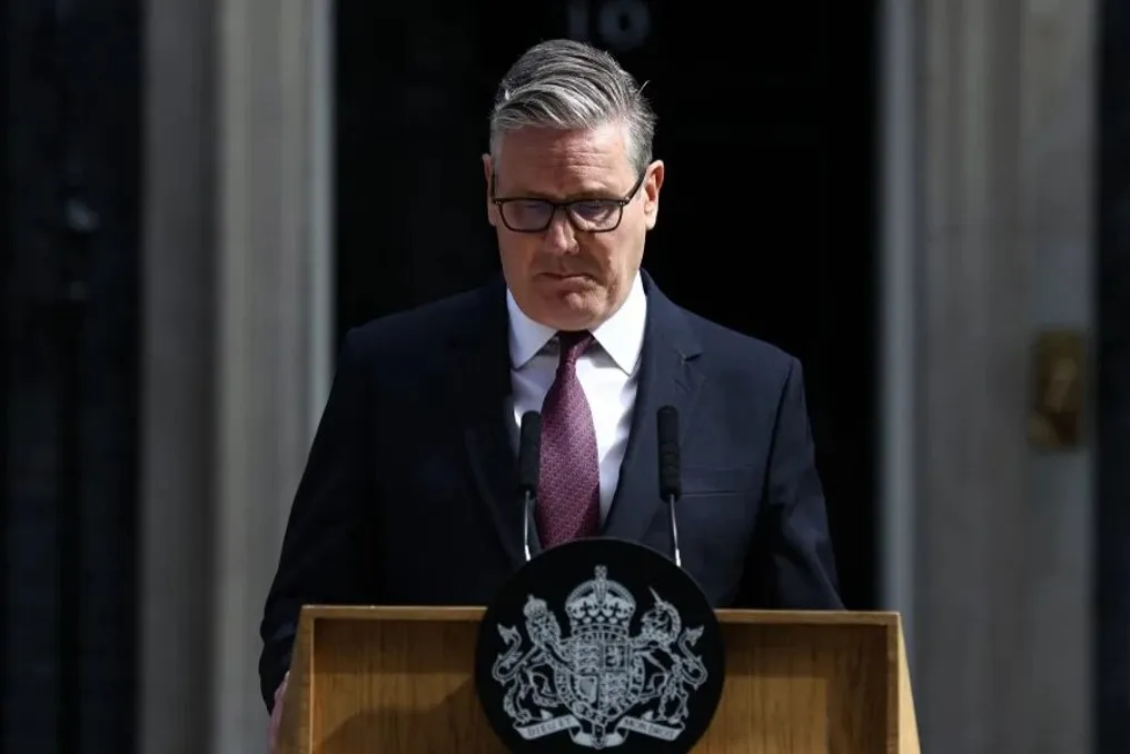Especialista afirma que Andy Burnham deve se distanciar da política de Keir Starmer