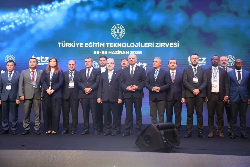 Ministr TETZ 2026 sammitida Eronning yuqori ilmiy salohiyatini ta'kidladi