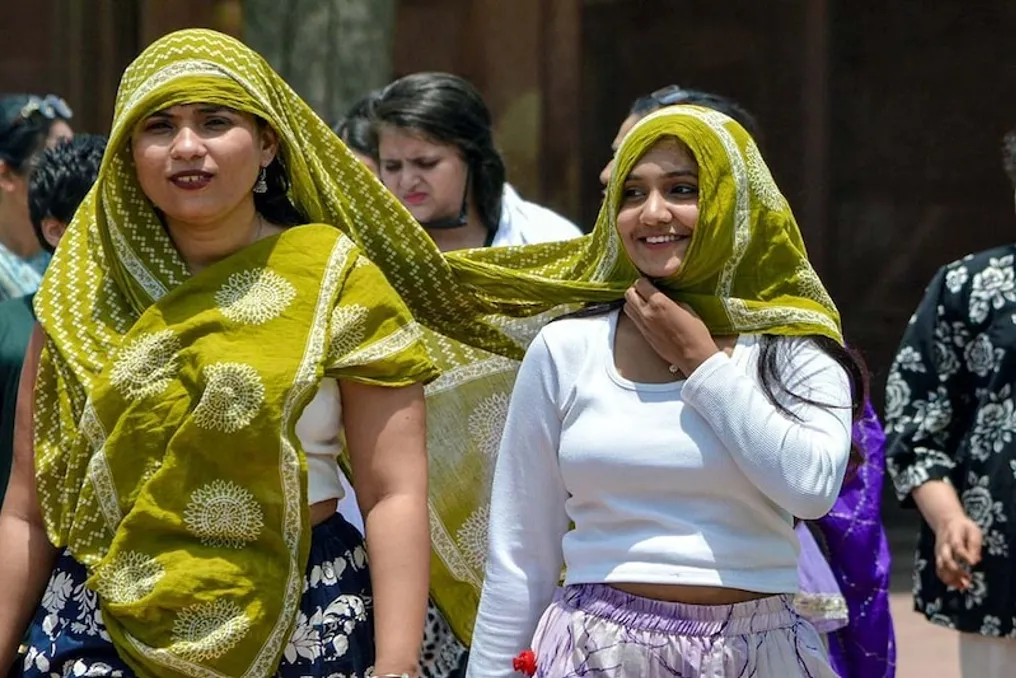 Delhi temperature reached 41°C, feels like 48°C due to high humidity