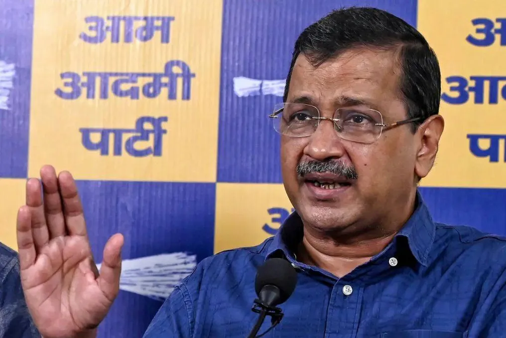 Arvind Kejriwal accuses the center of forcibly introducing E20 gasoline and calls the country an experimental laboratory