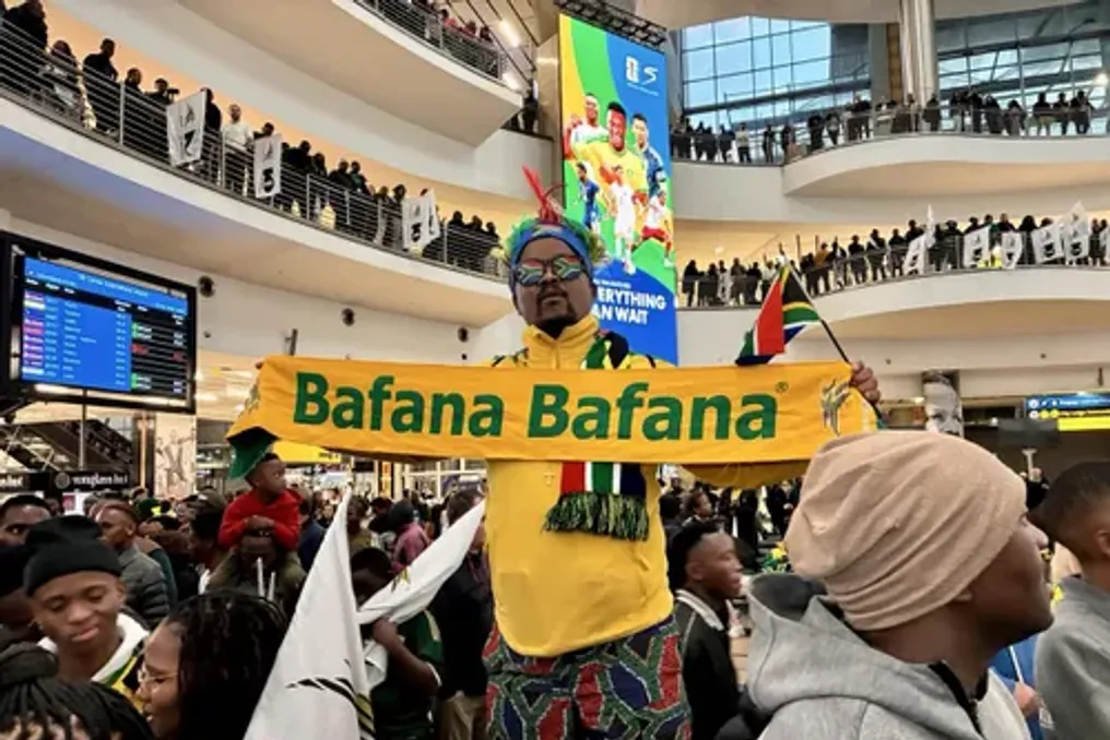 Прибытие команды Bafana Bafana после Чемпионата мира заслуженно встретили болельщики
