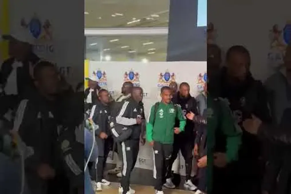Mamelodi Sundowns перехватили сделку Orlando Pirates по Сиянде Ндлову, продемонстрировав доминирование на трансферном рынке
