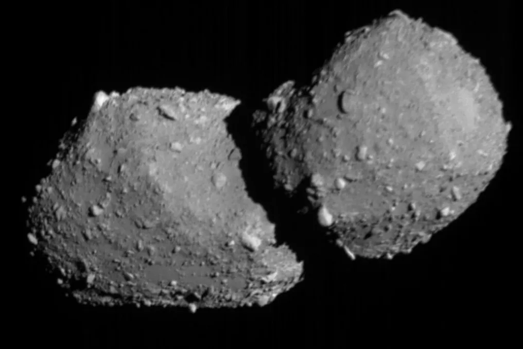 Japanese probe captures unprecedented image of 'snowman'-shaped asteroid