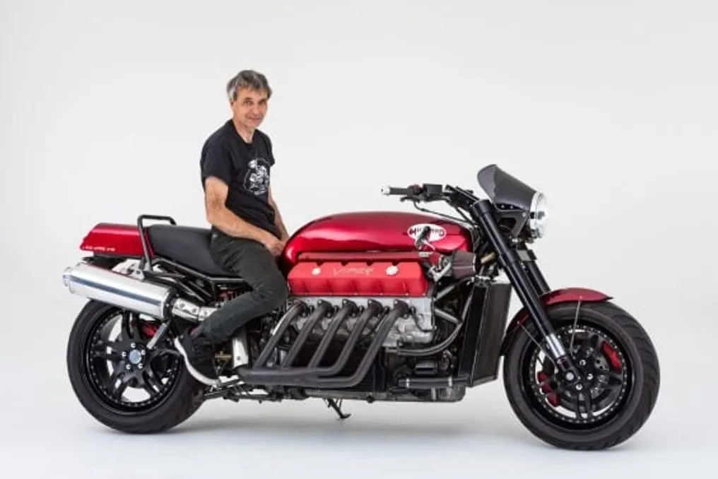 Motocicleta com motor V10 do Dodge Viper é leiloada por mais de 700 mil reais