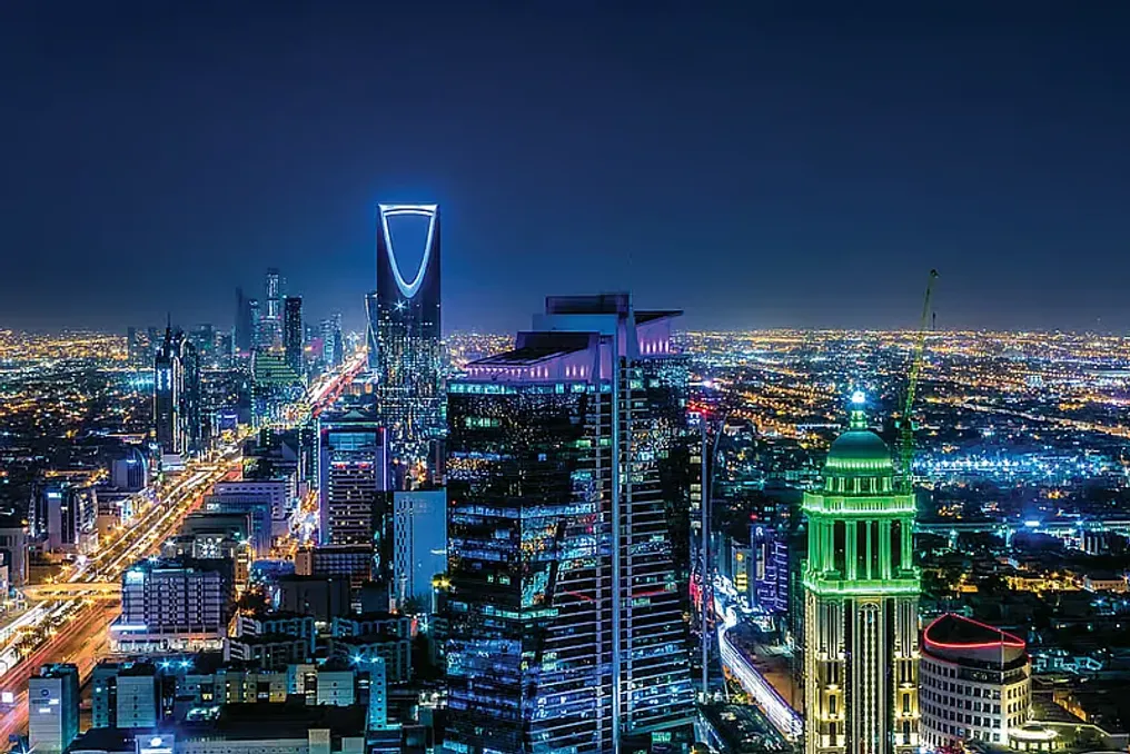 Arábia Saudita lança novo serviço de visto para pacotes turísticos com passagens aéreas e planejamento de viagens