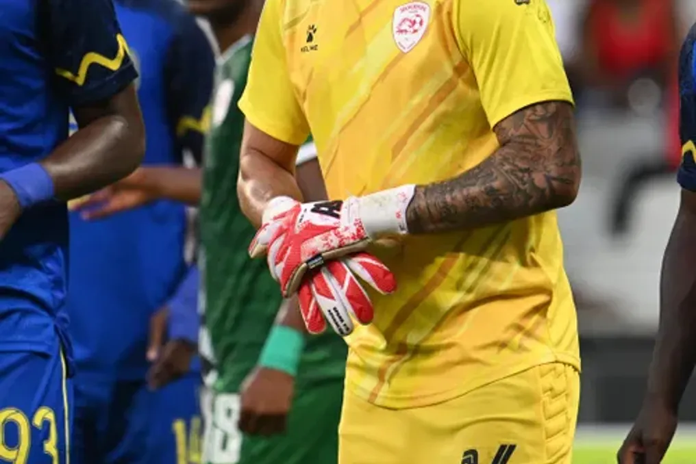 Прибытие Реалдо Линера укрепляет вратарский состав Kaizer Chiefs, создавая вызов для Брюса Бвумы
