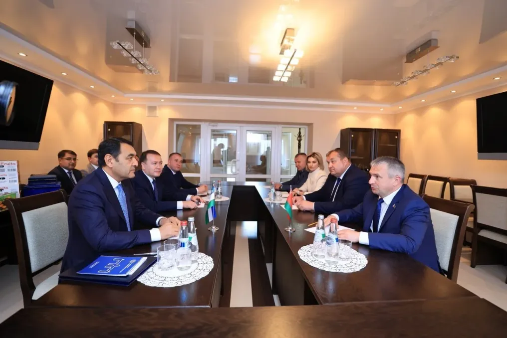 Delegação da Região de Fergana do Uzbequistão estuda o potencial agroindustrial da Bielorrússia