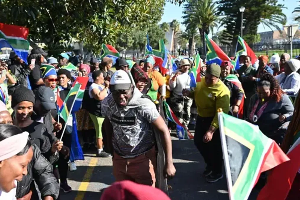 Manifestantes em Bellville exigem medidas contra comerciantes estrangeiros ilegais