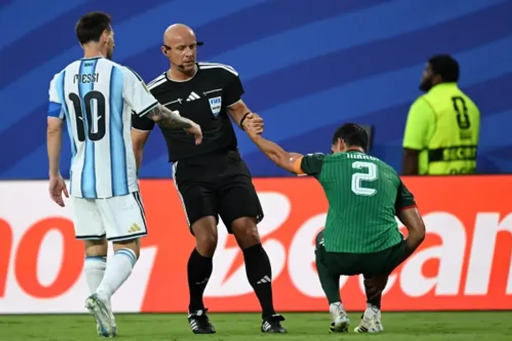 Apesar da ausência de fraudes na Copa do Mundo, a FIFA enfrenta problemas de confiança na arbitragem
