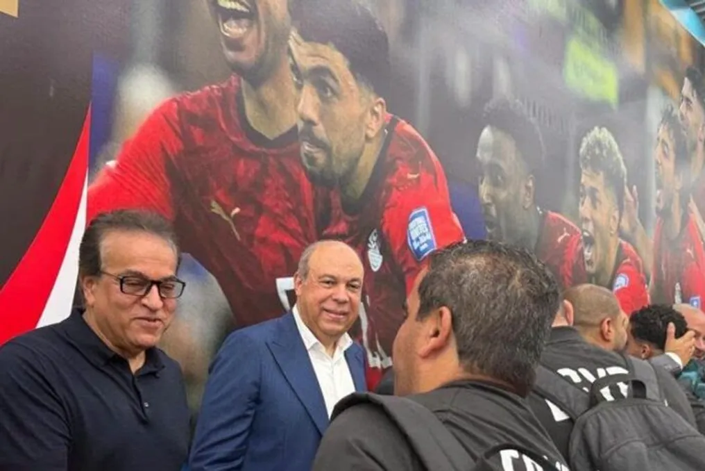 Ministros da Aviação Civil, Esportes e Saúde recepcionaram a seleção de futebol do Egito no Aeroporto de Alamain