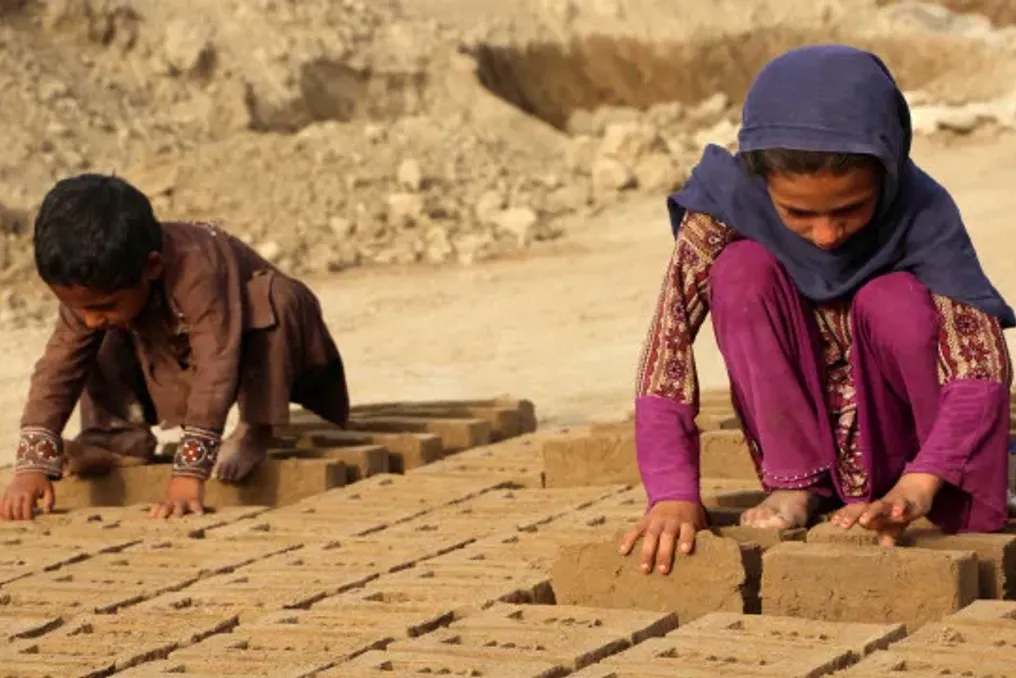 Hisobot 3,7 milliondan kam bo'lgan 5 yoshli bolalarda Afg'onistonda jismoniy yetishmovchilik xavfini ko'rsatdi
