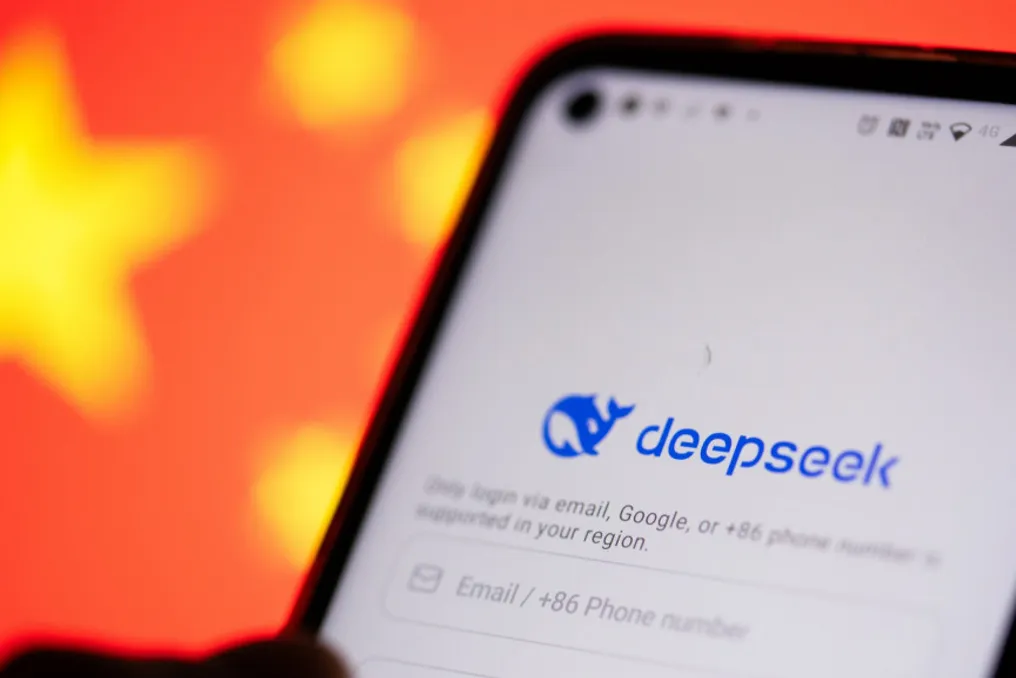 Китайский стартап DeepSeek планирует новый раунд инвестиций и нацелен на оценку в 71 миллиард долларов