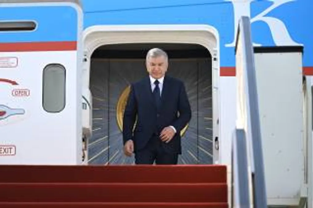 Президент Узбекистана посетил Доху в знак траура по покойному Амиру Катара