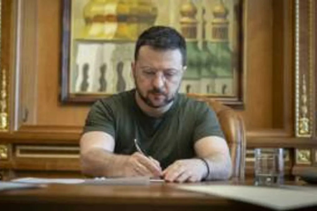 Президент Зеленский обновил руководство в двух областях Украины