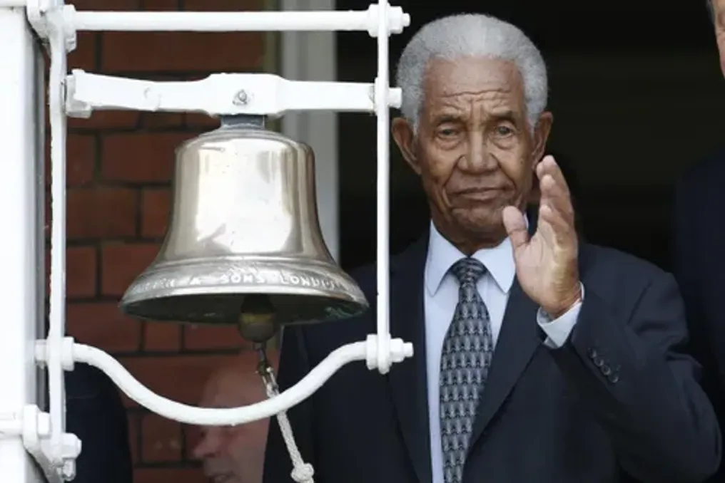 Michael Holding homenageia Garfield Sobers, chamando-o de o melhor cricket de todos os tempos