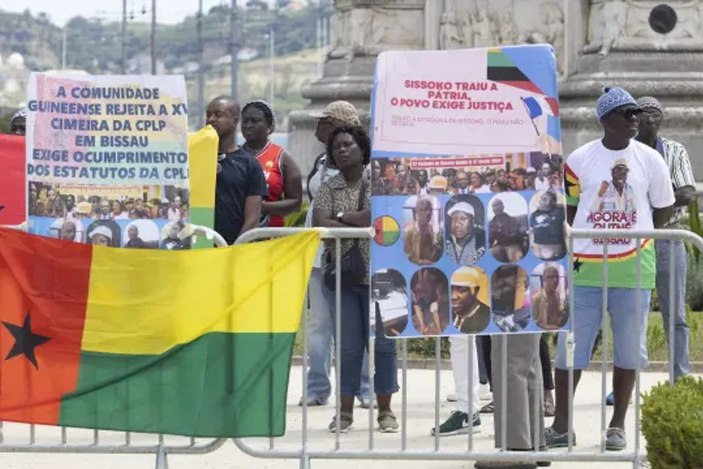 Dezenas de guineenses em Lisboa exigem a libertação de Domingos Simões Pereira