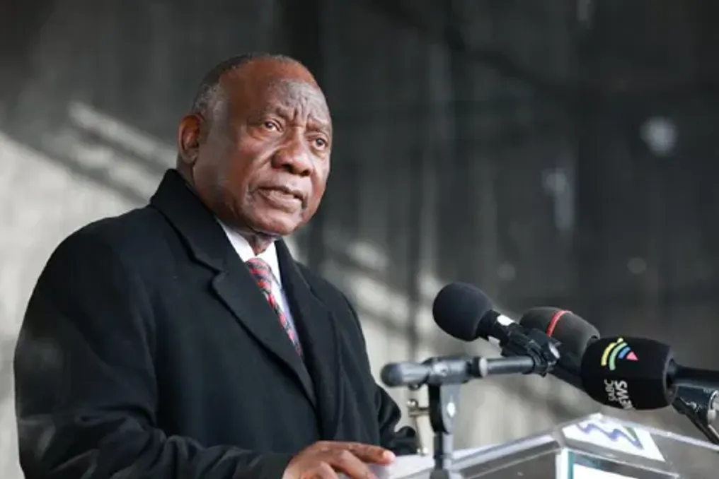 Tribunal impõe proibição ao trabalho do comité parlamentar de impeachment contra Ramaphosa