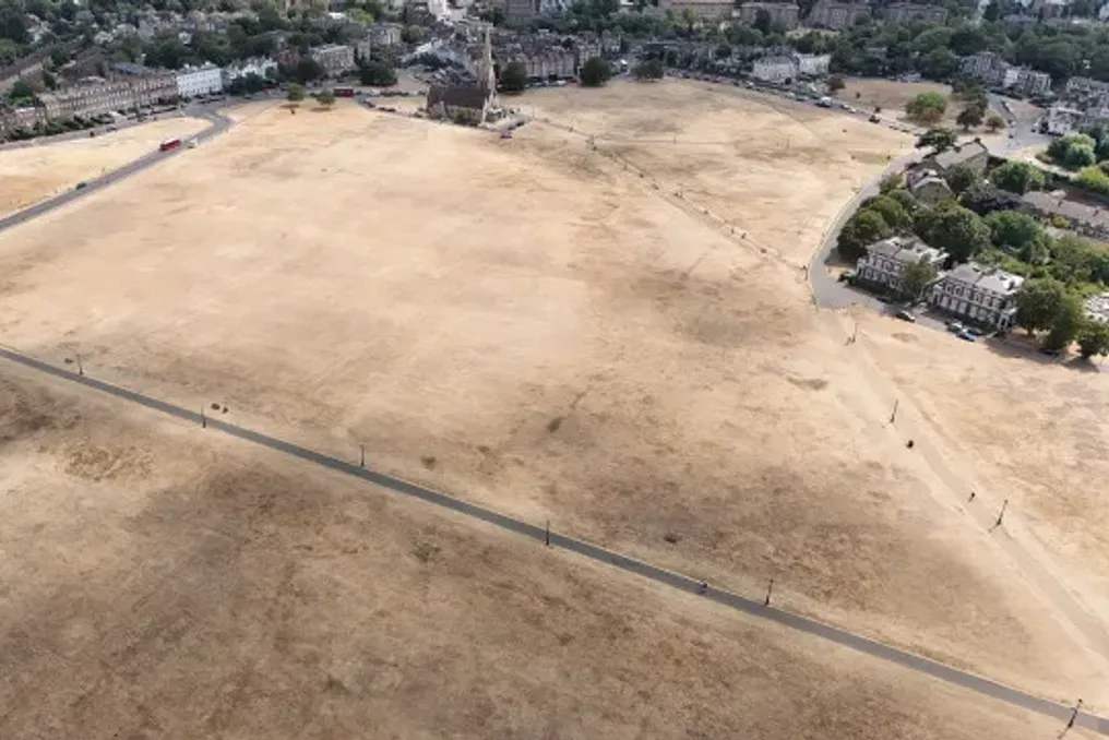 Mais de metade da Inglaterra enfrenta condição de seca devido a baixa precipitação e altas temperaturas