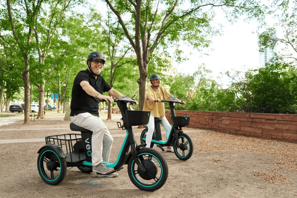 Veo lança Rover, um triciclo elétrico compartilhado focado na inclusão em Denver