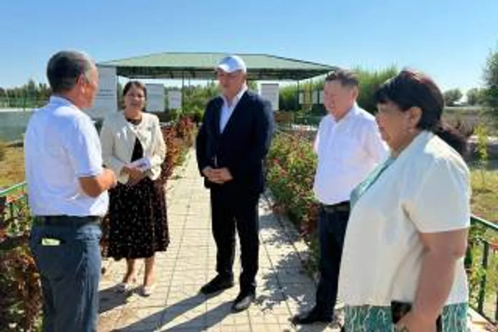 Partido Ecológico estuda as atividades das mahallas e da silvicultura em Qaraqalpaqstan