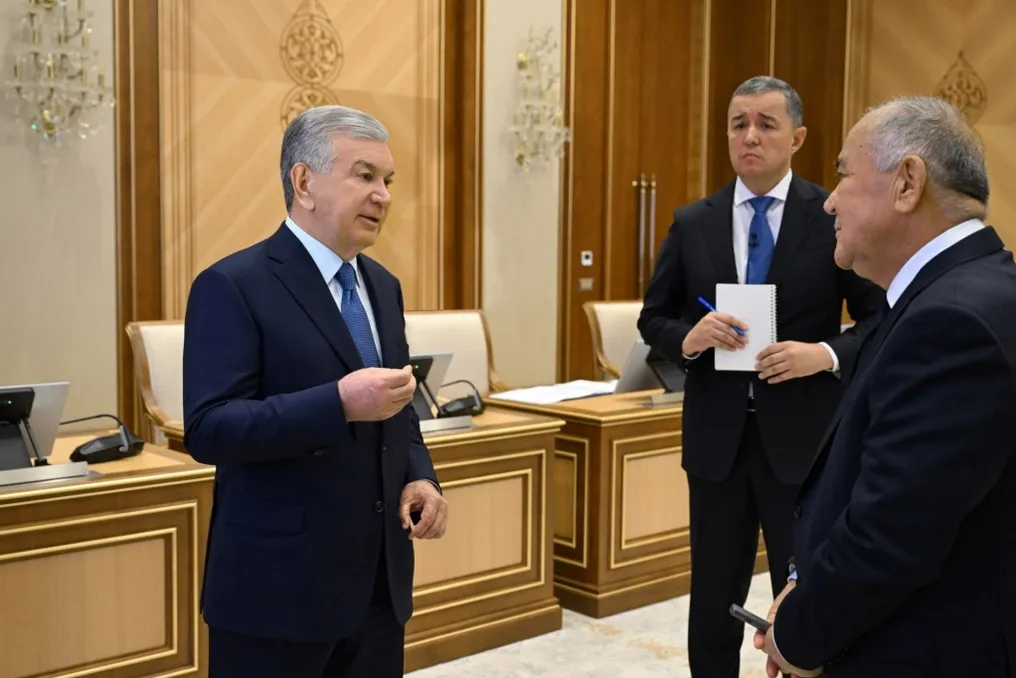 Uzbequistão planeja aumentar a produção de querosene de aviação e modernizar o setor de petróleo e gás