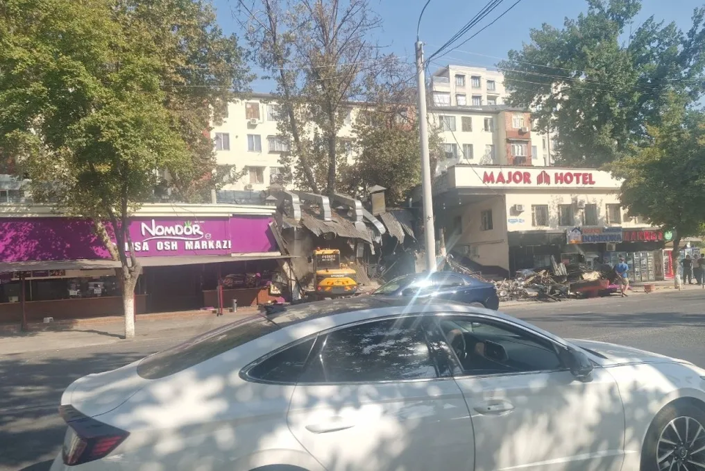 Ma'muriyat Qatartal ko'chasidagi savdo nuqtalarini buzish sabablarini tushuntirdi