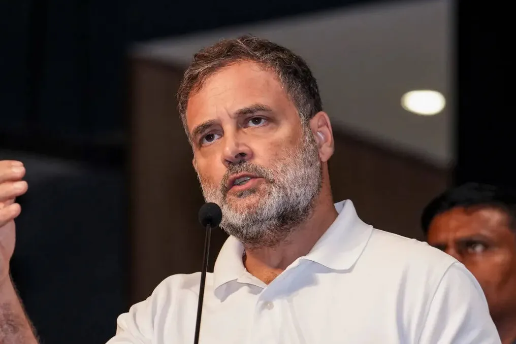 Рахул Ганди заявил, что студентам нужны извинения, а не прощение премьер-министра Моди