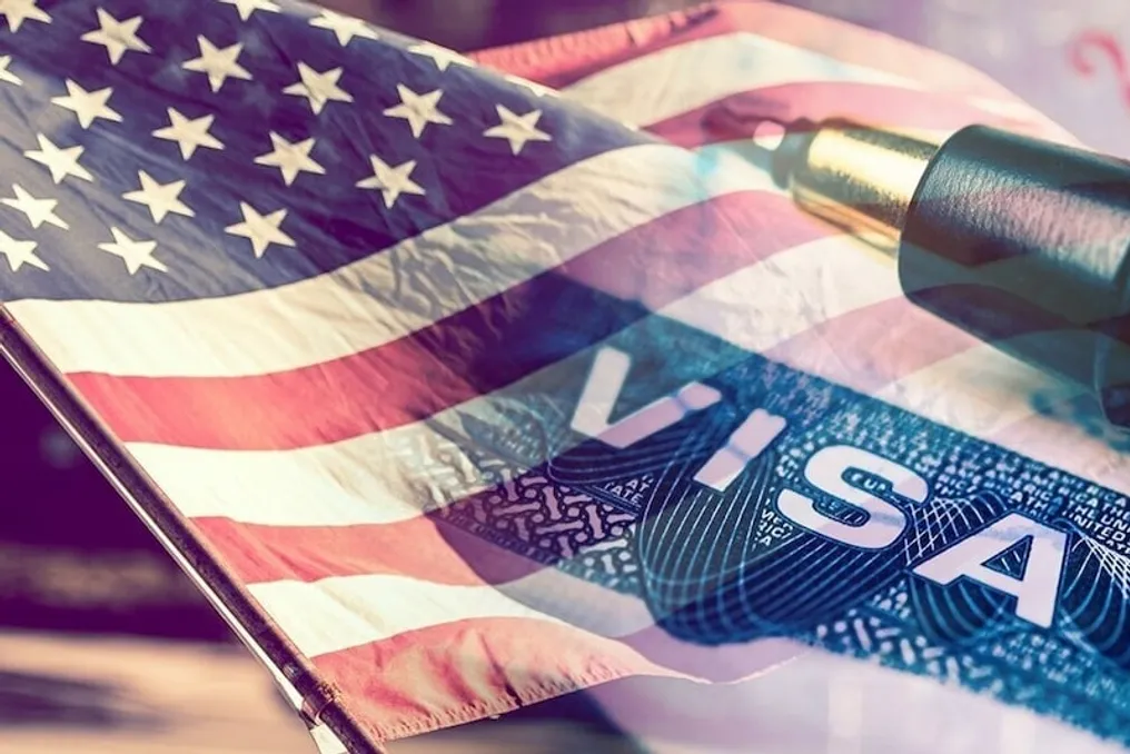 Правительство США планирует взимать дополнительную плату за продление виз H-1B и L-1