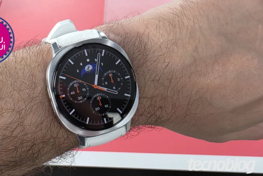 Galaxy Watch 8 с тренером по бегу со скидкой 58% в Magazine Luiza