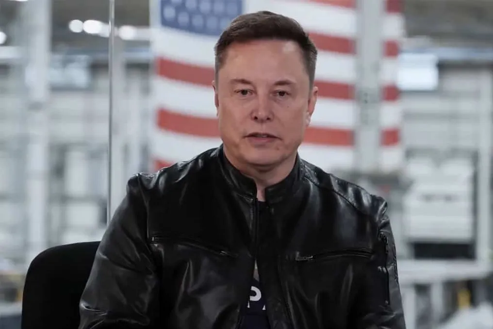 Илон Маск утверждает, что SpaceX может генерировать до 2,6 триллиона реалов ежегодно благодаря искусственному интеллекту
