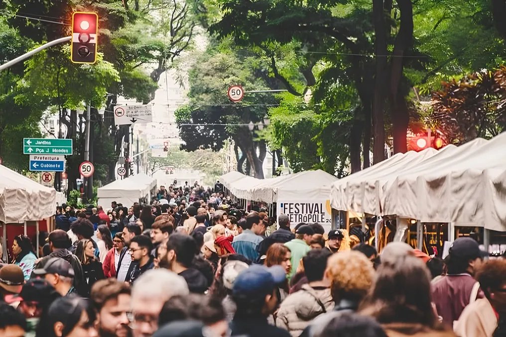 Metrópole Festival brings used goods fairs, gastronomy, and jazz to downtown São Paulo