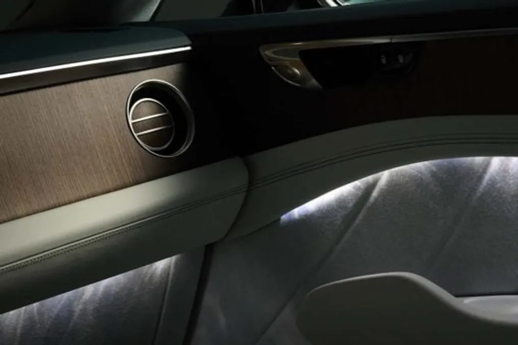 Bentley revela interior do Torcal, seu SUV elétrico, com acabamento em lã Merino