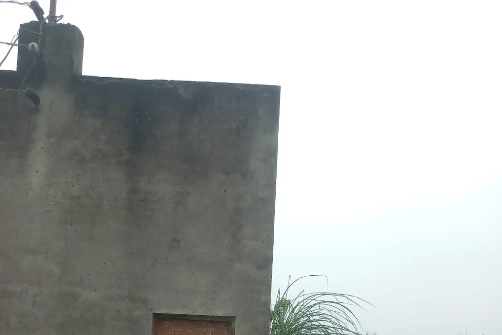 Moradores rurais de Shamali fizeram um pedido incomum aos ladrões: em vez de roubar equipamentos, que roubem dinheiro