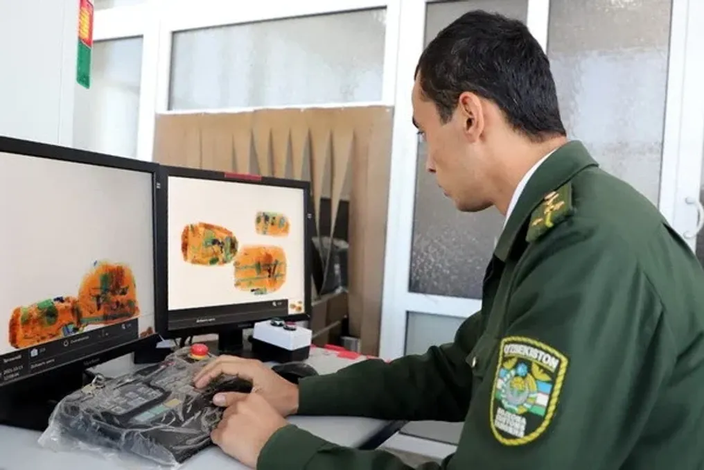 Власти Ташкента конфисковали крупную партию контрабандных товаров