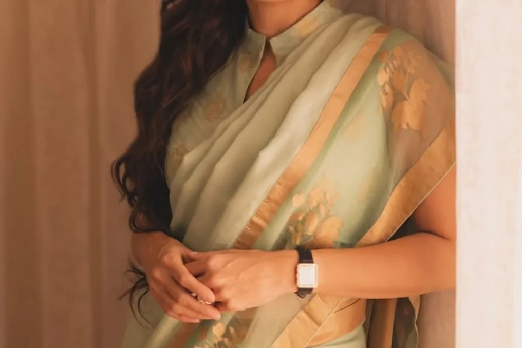 दिया मिर्ज़ा ने इमरान हाशमी के साथ गाने की शूटिंग के अनुभव के बारे में बताया, जो एक बड़े पुरुष दर्शकों के सामने थी