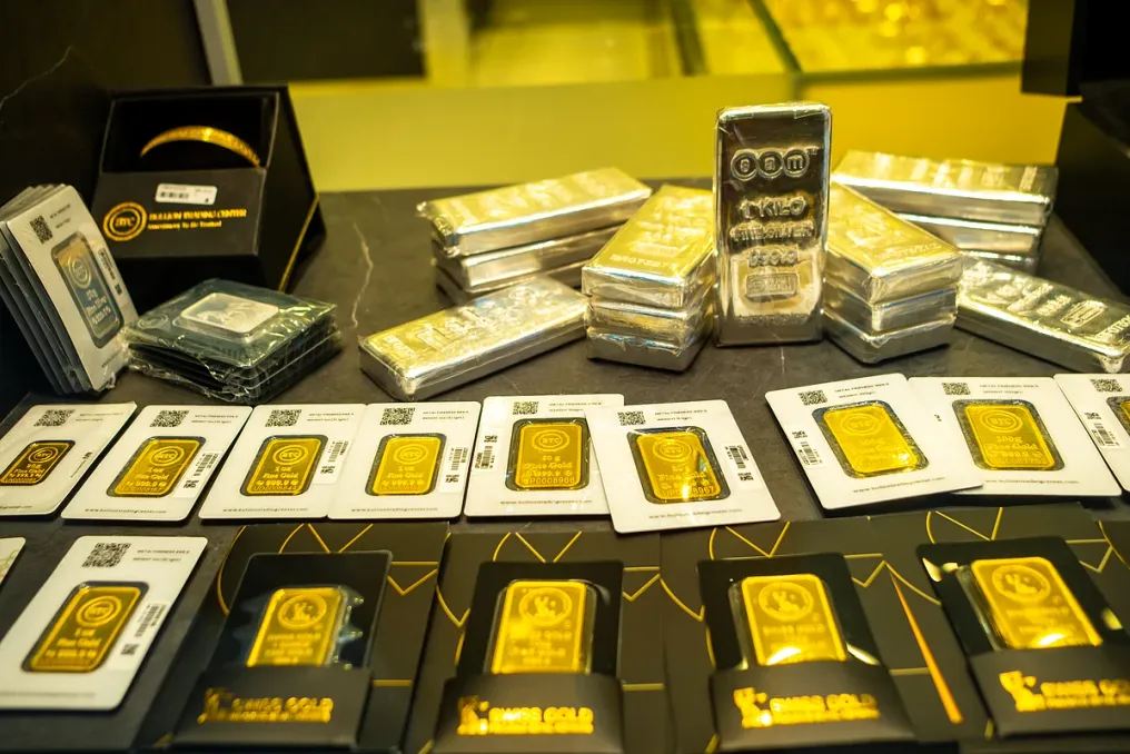 Цены на золото в Дубае превысили 550 дирхамов за грамм на фоне ослабления доллара