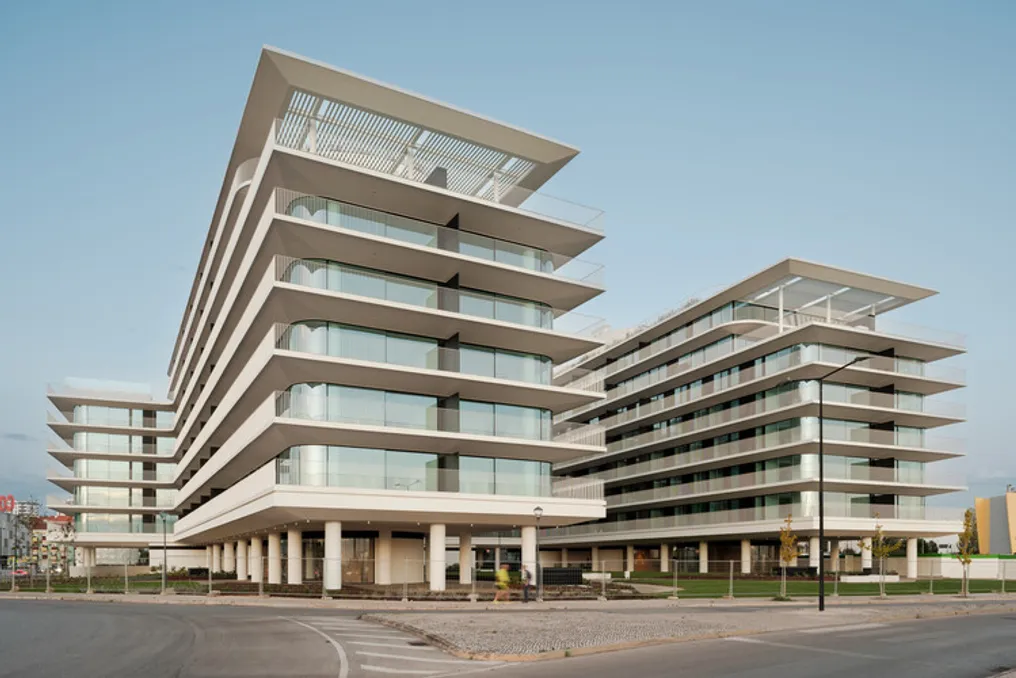Projeto Edifício Nooba / Saraiva + Associados: novo bairro residencial na margem sul do Tejo