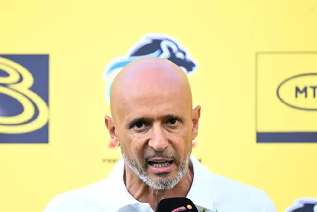Miguel Cardoso questions number of yellow cards in Mamelodi Sundowns squad ahead of Golden Arrows match