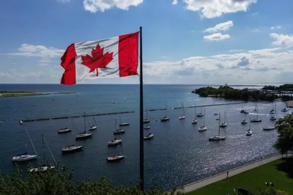 Google Maps renomeou o Lago Ontário para 'Lago América' para usuários dos EUA, mas não para o Canadá