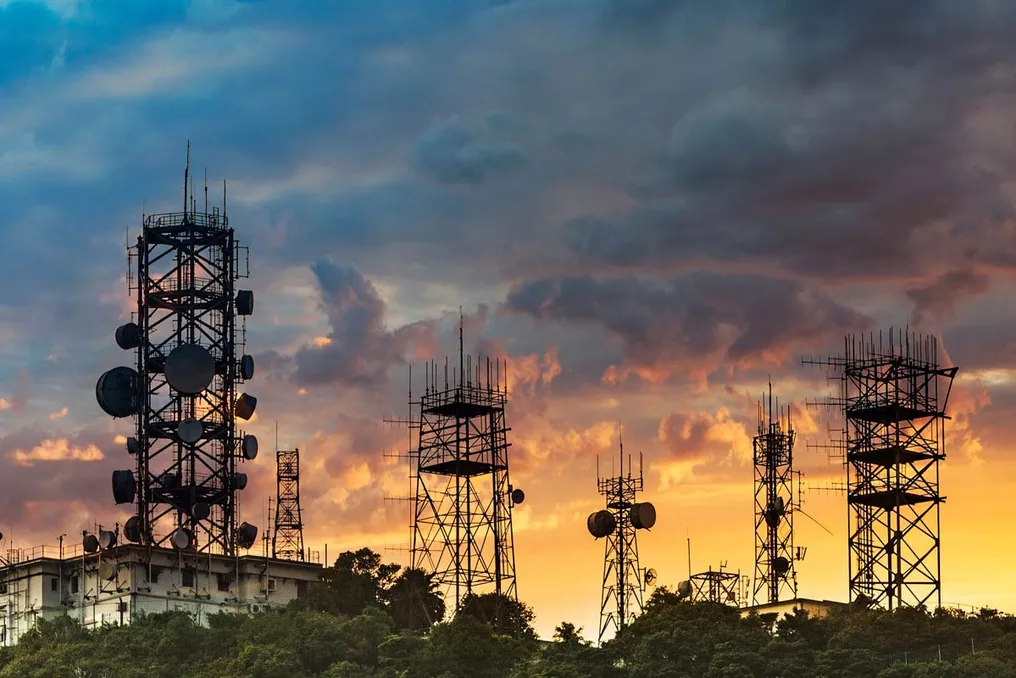 Expert argues that South Africa's rural areas do not need six towers to ensure operator choice