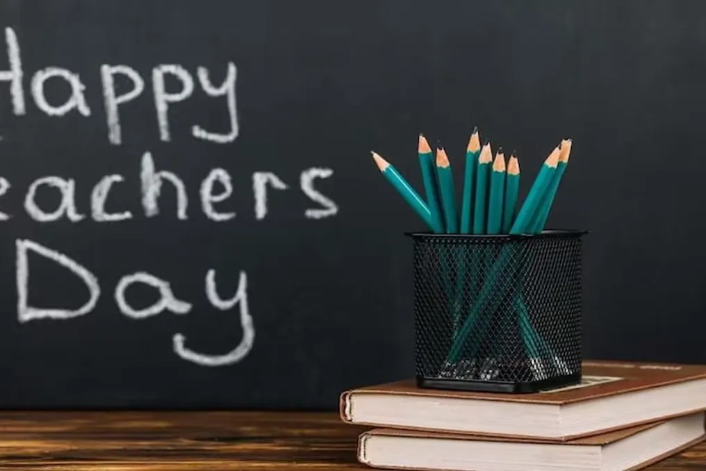 Two options for a two-minute speech for Teacher's Day 2026 are offered