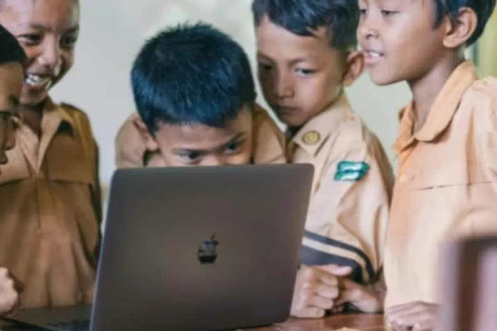 Programa Atal Aawasiya Vidyalaya oferece educação residencial gratuita para filhos de trabalhadores em Uttar Pradesh
