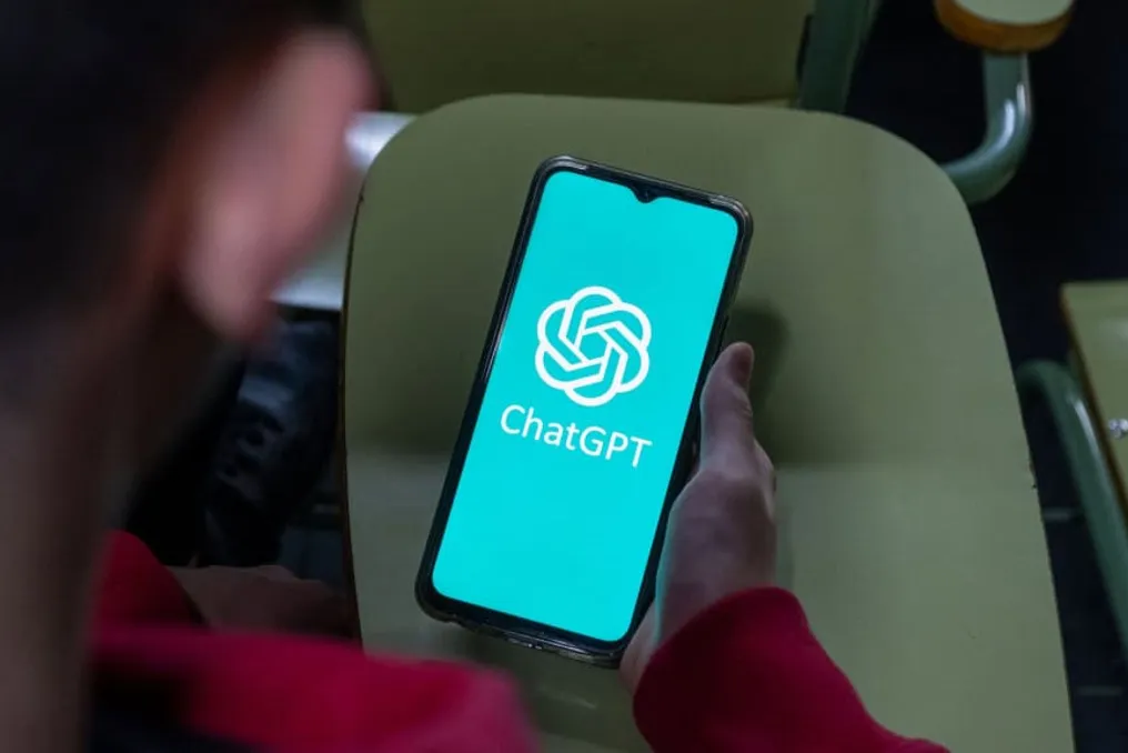 OpenAI suspende novas inscrições do ChatGPT Pro devido à alta demanda pelo modelo Astra