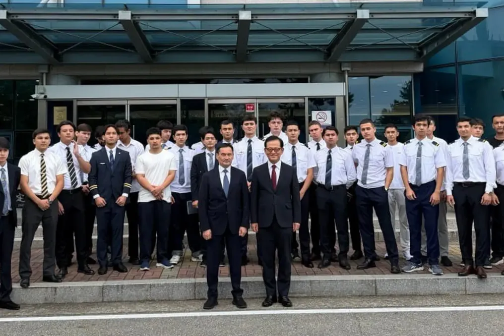 Uzbequistão e Coreia do Sul expandem a cooperação em treinamento aeronáutico