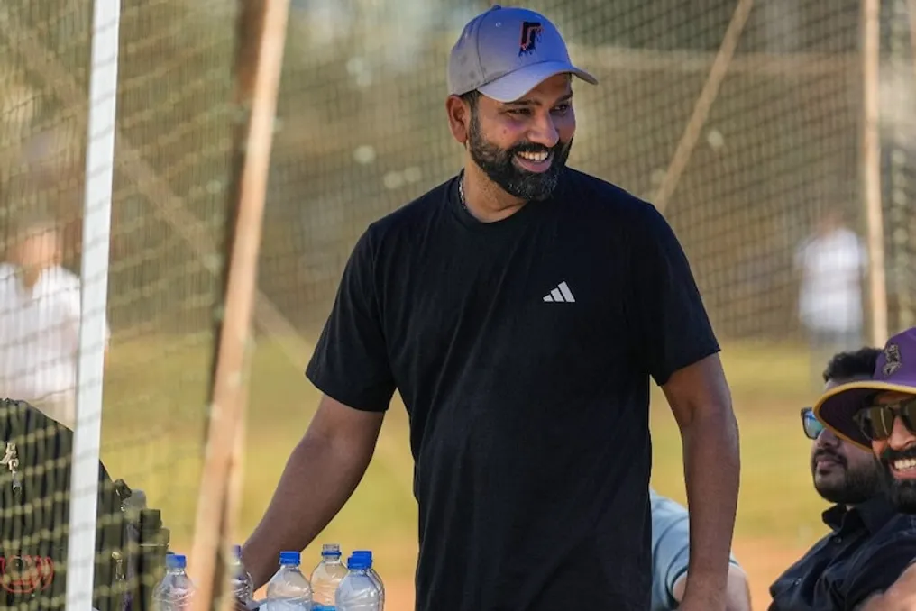 Rohit Sharma responde à especulação sobre transferência para o KKR, enfatizando sua ligação com os Mumbai Indians