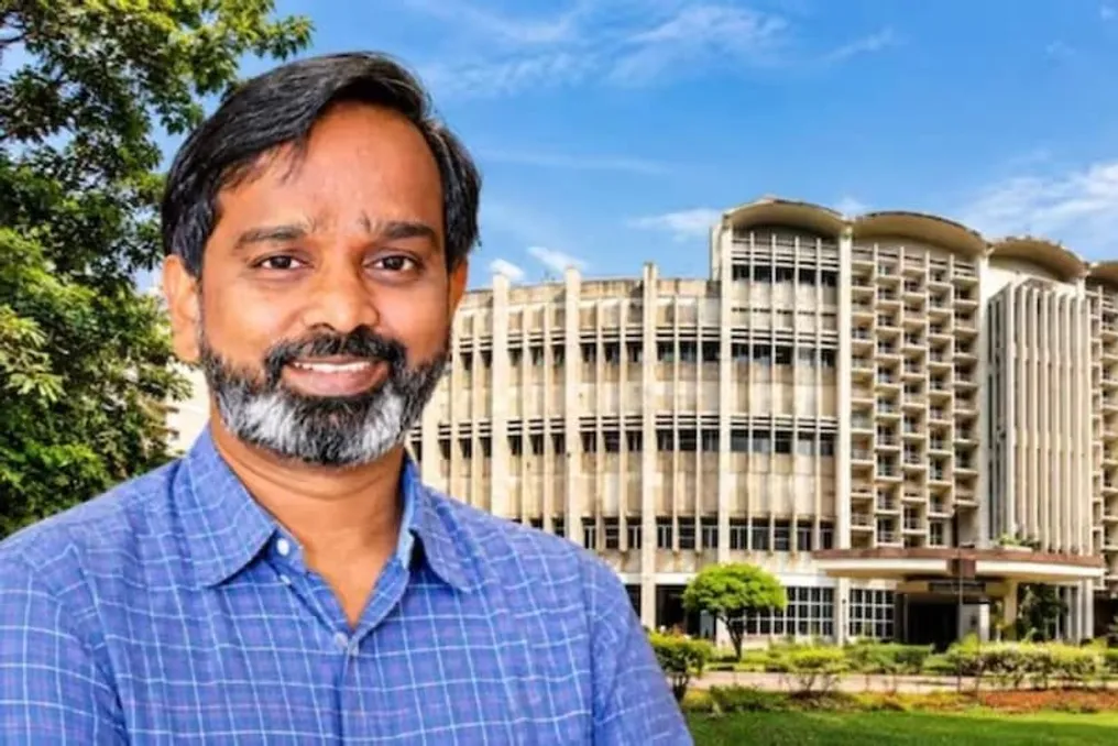 IIT Delhi supports Professor Suryanarayan Dulu and expresses concern over crowd behavior