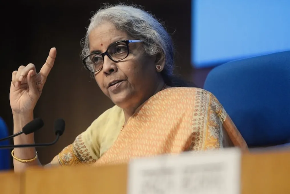 Finance Minister explains introduction of UPI MDR commission: impact on consumers