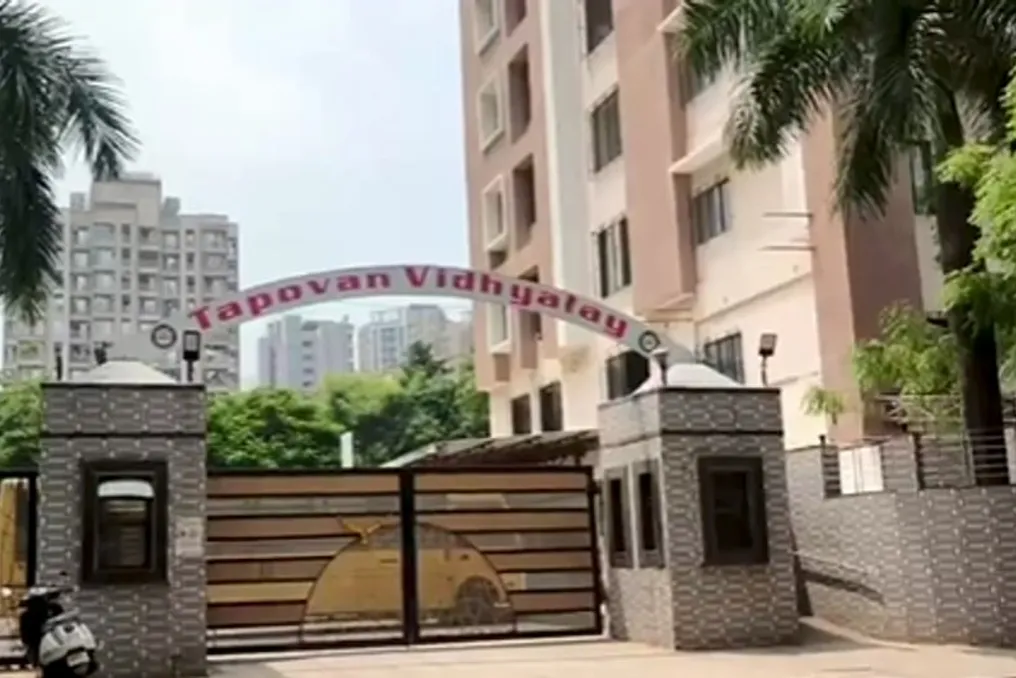 Escola em Bhaindher multa aluno em 20 rupias por trazer folha de mostarda na lancheira
