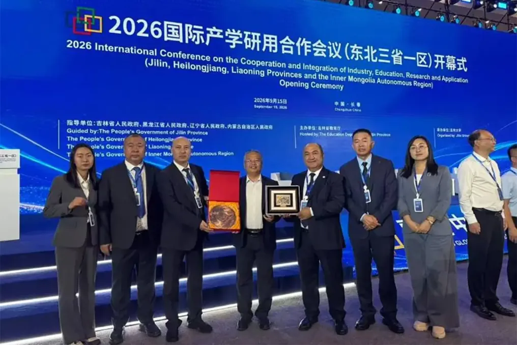 Universidade Nacional do Uzbequistão expande cooperação educacional com universidades chinesas