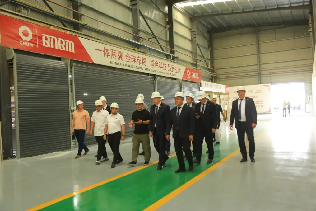 Delegação da Região de Minsk estuda o potencial de investimento e turístico da Região de Fergana